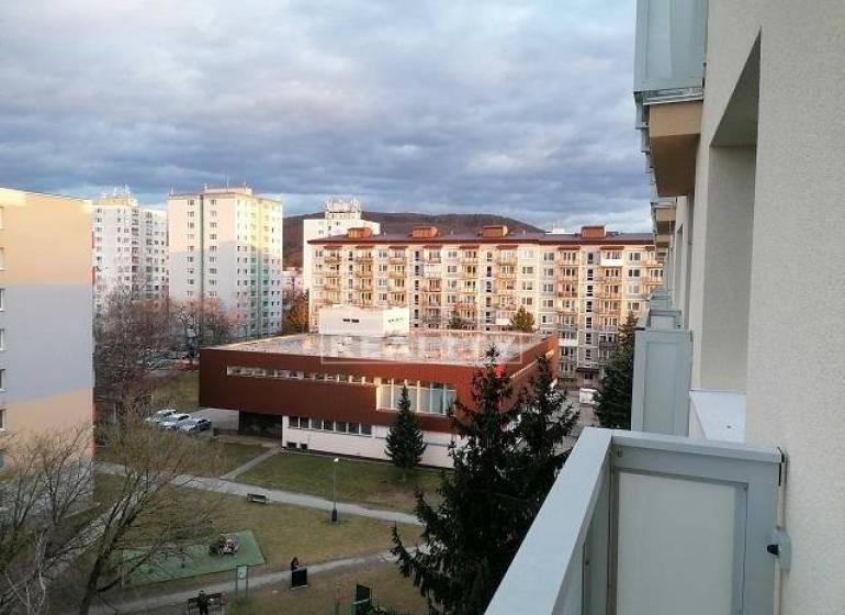Dubnica nad Váhom 4-Zimmer-Wohnung Kaufen reality Ilava