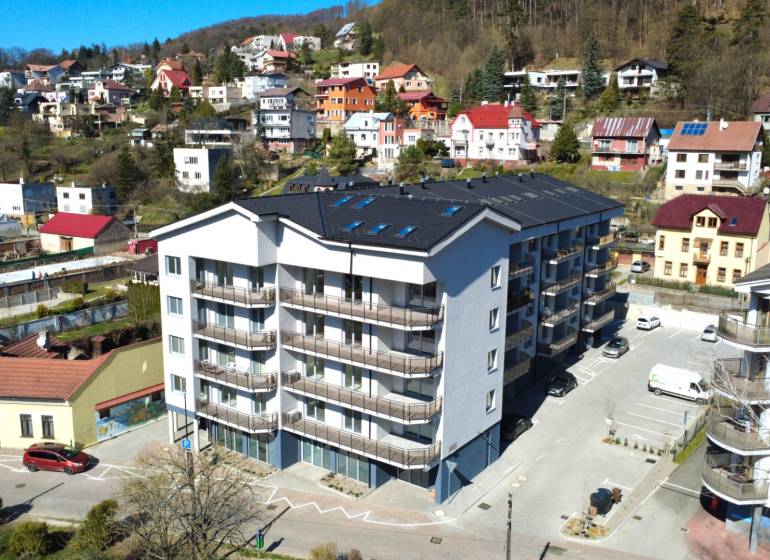 Modernes Wohnhaus in der Nádražná-Straße, in der Nähe der Natur und eine 3-Zimmer-Wohnung.