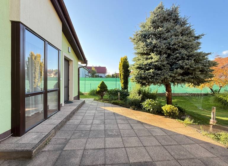 Einfamilienhaus mit Terrasse und Garten in den Nové záhrady VII in Bratislava - Podunajské Biskupice.
