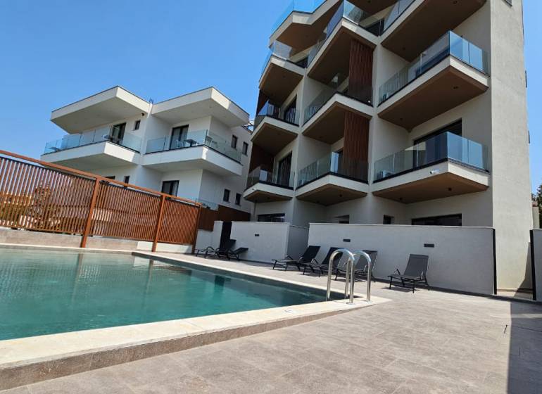 Ferienwohnung in Ksamil mit Pool und großer Terrasse zum Entspannen.