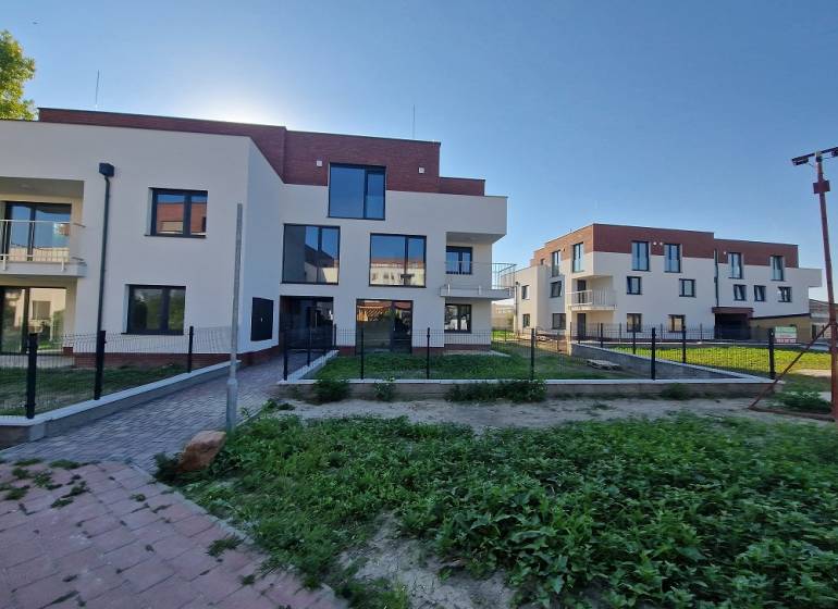 Neubauten in der Vtáčia-Straße in Senec bieten stilvolles Wohnen in einer 3-Zimmer-Wohnung.