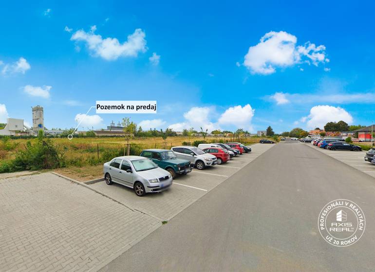 Parkplatz neben einem Gewerbegrundstück in der Priemyselna-Straße in Piešťany.