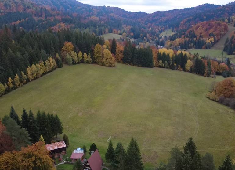 Investitionsgrundstück auf Erholungsgrundstücken in Čertov, Lazy pod Makytou, umgeben von Wäldern.