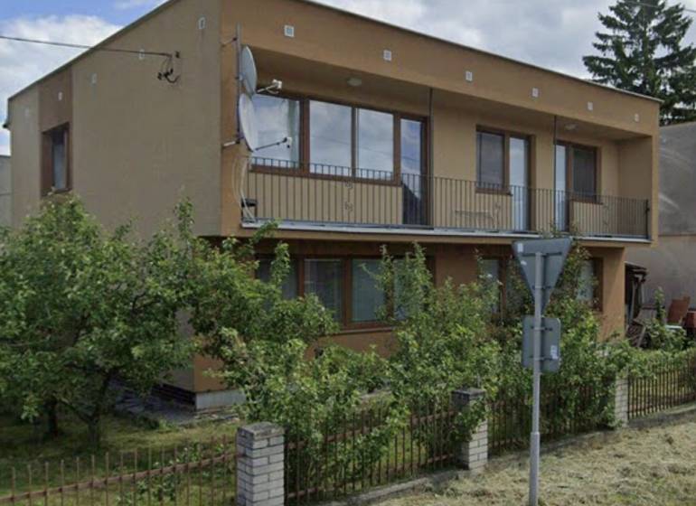 Einfamilienhaus in Ducové in der Straße Ducové 40 mit Garten und Balkon.