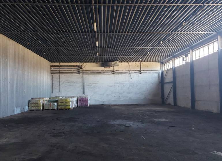 Großes Lager mit hoher Decke in Lagerhallen, Košice - Stadtteil Juh.