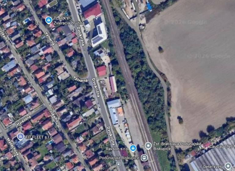 Luftaufnahme von Podunajské Biskupice, Dvojkrížna Straße, Grundstückstyp - Gewerbe.