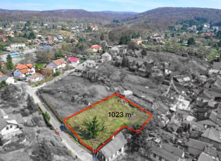 Baugrundstück mit einer Fläche von 1023 m² in der Budovateľská Straße in Marianka.