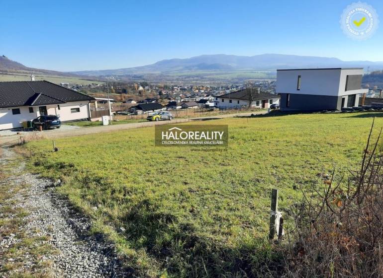 Grundstücke - Wohnen in Fintice mit Blick auf die umliegenden Häuser und die Natur.