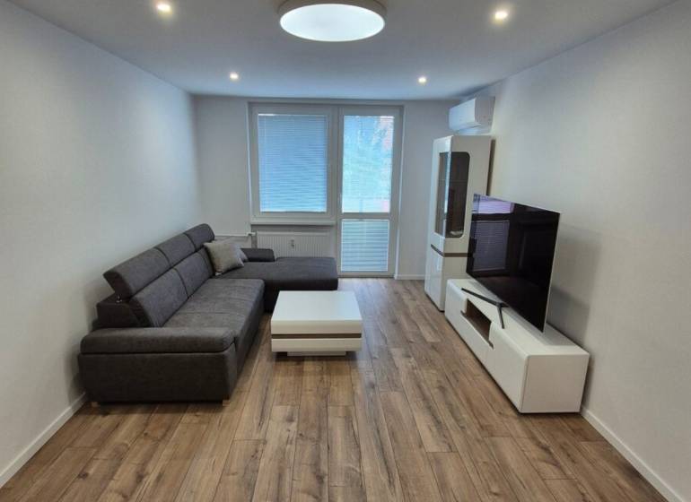 Snímka obrazovky 2025-06-12 o 9.03.45.png