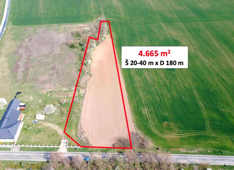 Luftaufnahme des Grundstücks in Ondrejovce, Záhrady, mit einer markierten Fläche von 4.665 m².