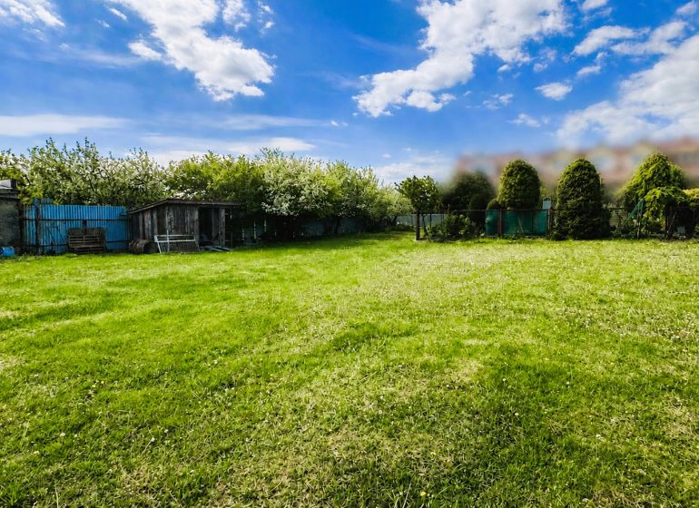 Garten mit Rasen in der Južná-Straße in Trebišov, bestimmt für Grundstücke - Wohnen.