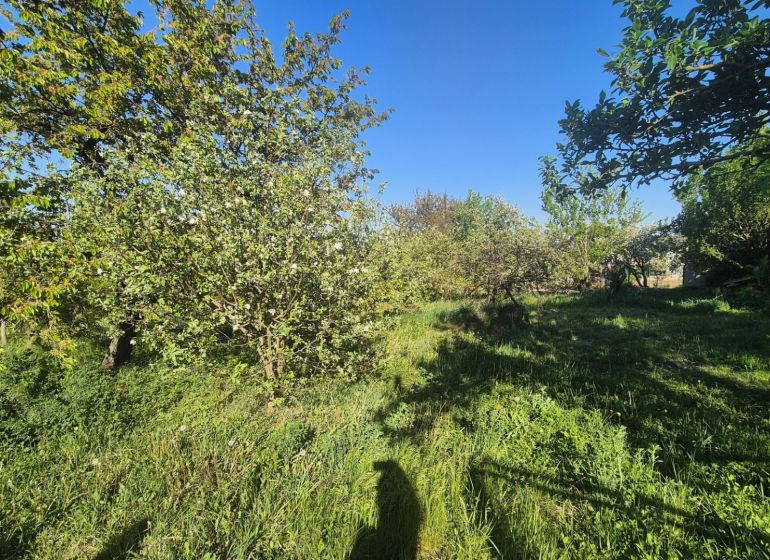 Grünes Grundstück zum Verkauf in Urmince in einer ruhigen Straße, Grundstücke - Wohnen.