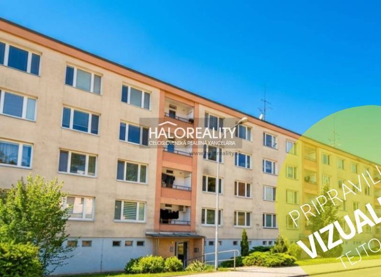 Außenbereich eines Wohnhauses in Zvolen mit der verlockenden Möglichkeit einer 1-Zimmer-Wohnung.