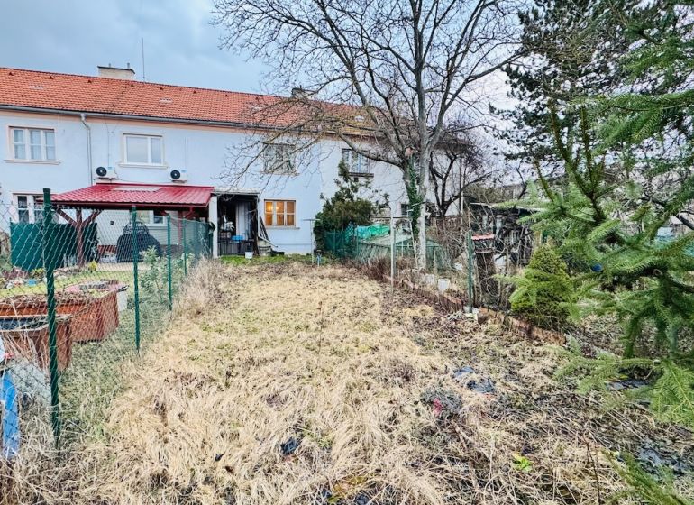 Garten am Haus in der Rudolf Jašík Straße in Partizánske, geeignet für eine 3-Zimmer-Wohnung.