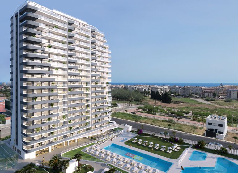 Gebäude mit Schwimmbad und Sportanlagen in Canet d'En Berenguer, ideal für eine Ferienwohnung.