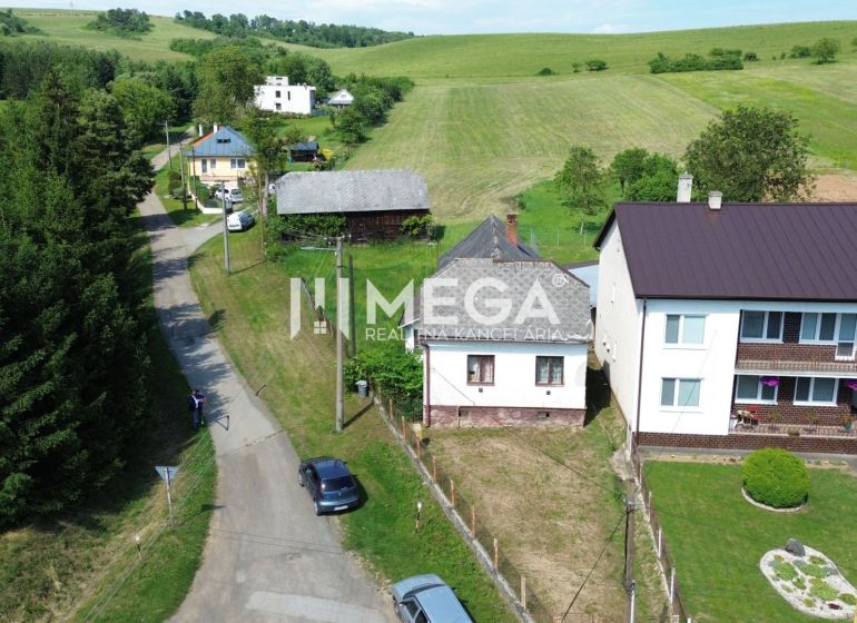 Wiesen und Häuser in Ondavské Matiašovce, ideal für Grundstücke - Wohnen.