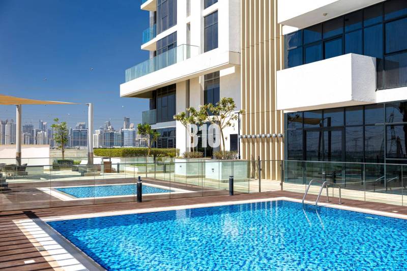 Residenz mit Pool und Blick auf die Skyline, Bratislava - Altstadt.