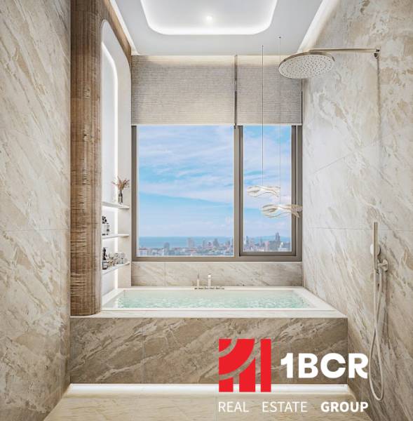 Luxuriöses Badezimmer mit Badewanne, großem Fenster und Aussicht aus einer Drei-Zimmer-Wohnung.