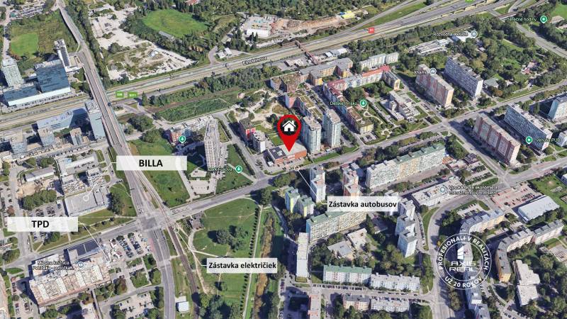 Luftaufnahme von Geschäftsräumen in Bratislava - Petržalka in der Bosákova-Straße.
