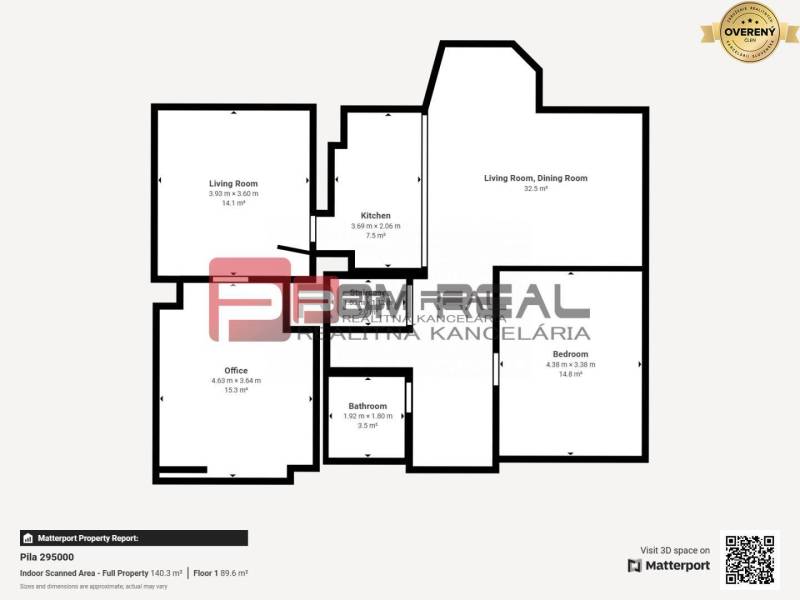 Grundriss eines Einfamilienhauses in Píla mit Küche, Wohnzimmer, Esszimmer, Arbeitszimmer und Badezimmer.