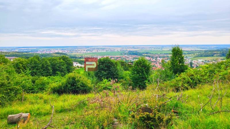 Die Landschaft rund um Limbach mit Blick auf die umliegenden Gebiete, geeignet für Wohnbaugrundstücke.