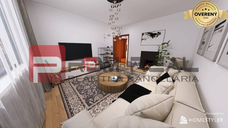 Wohnzimmer in einer 3-Zimmer-Wohnung mit Sofa, Fernseher, Teppich und Gitarre in der Ecke.