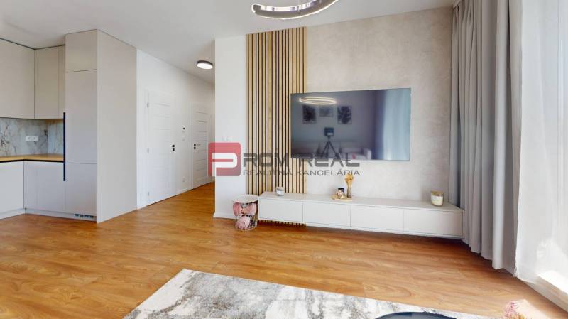 Elegantes Interieur einer 2-Zimmer-Wohnung mit moderner Küche und stilvollem Wohnzimmer.