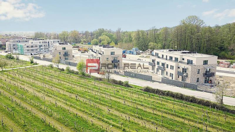 Neue Apartments in Pezinok, Pezinok, in der Nähe von Weinbergen. Geeignet für eine 2-Zimmer-Wohnung.