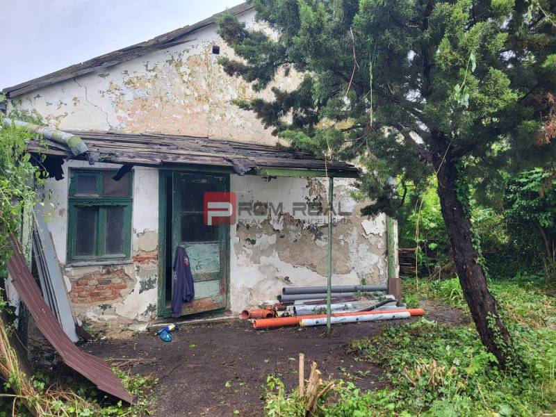 Älteres Haus in der Holubyho-Straße in Pezinok, geeignet für Grundstücke - Wohnen.