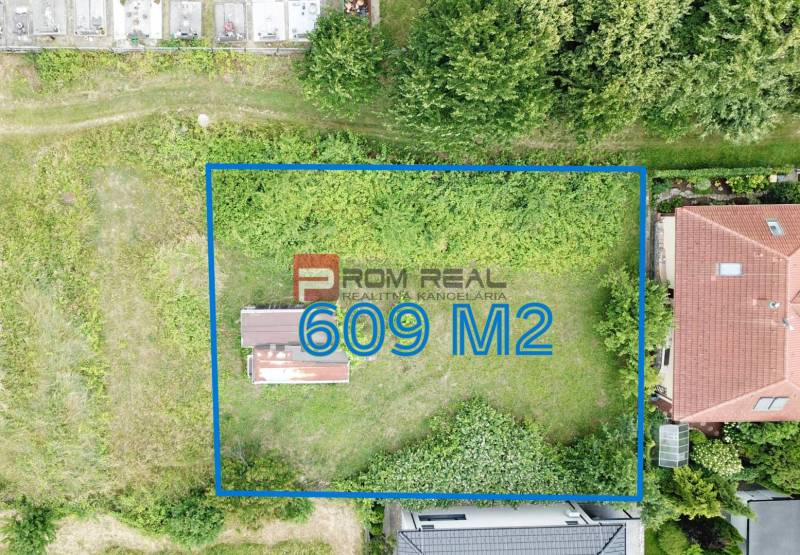 Luftaufnahme von Grundstücken - Wohnen in Marianka auf Na Tálkoch, mit einer Fläche von 609 m².