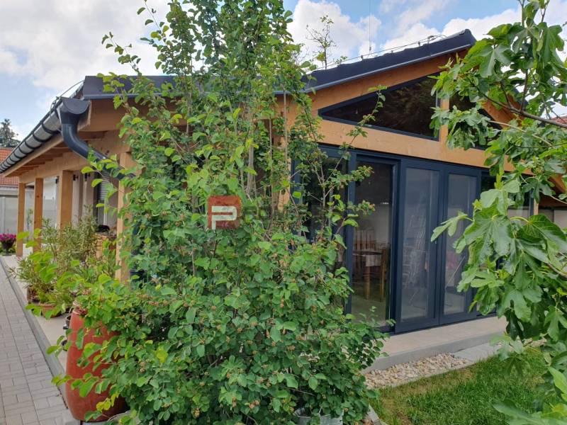 Garten mit Haus bei Na Tálkoch in Marianka, geeignet für Grundstücke - Wohnen.