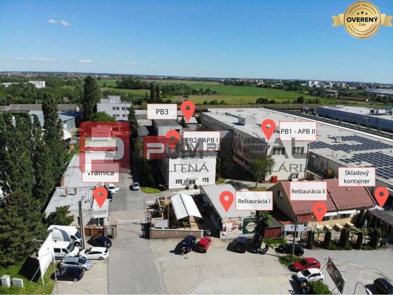 Lager- und Hallenkomplex in der Púchovská-Straße in Bratislava III mit zugehöriger Infrastruktur.