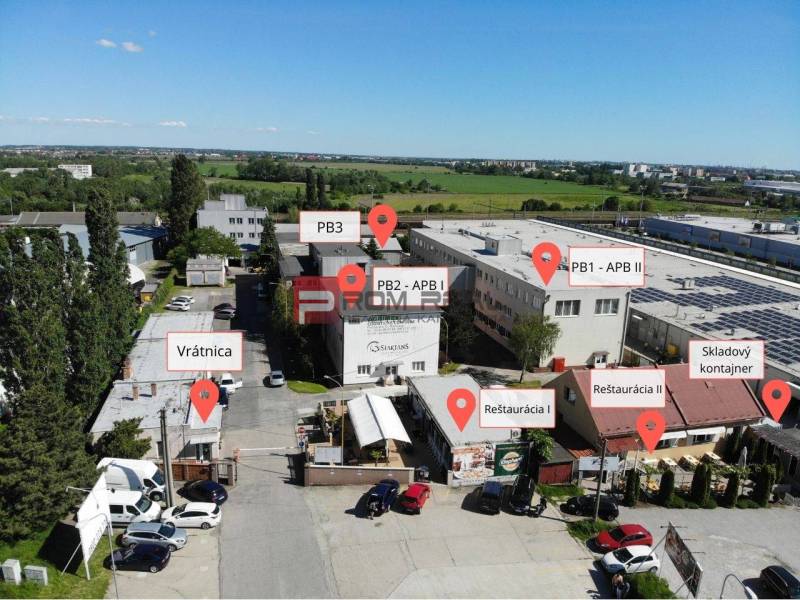 Lager- und Hallenkomplex in der Púchovská-Straße in Bratislava III mit Objektkennzeichnungen.