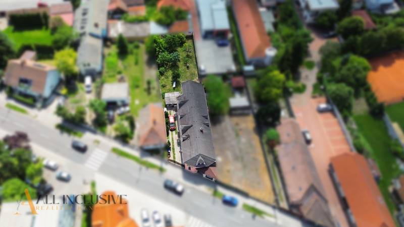 Luftaufnahme eines Einfamilienhauses in der Gyula-Szabó-Straße in Dunajská Streda.
