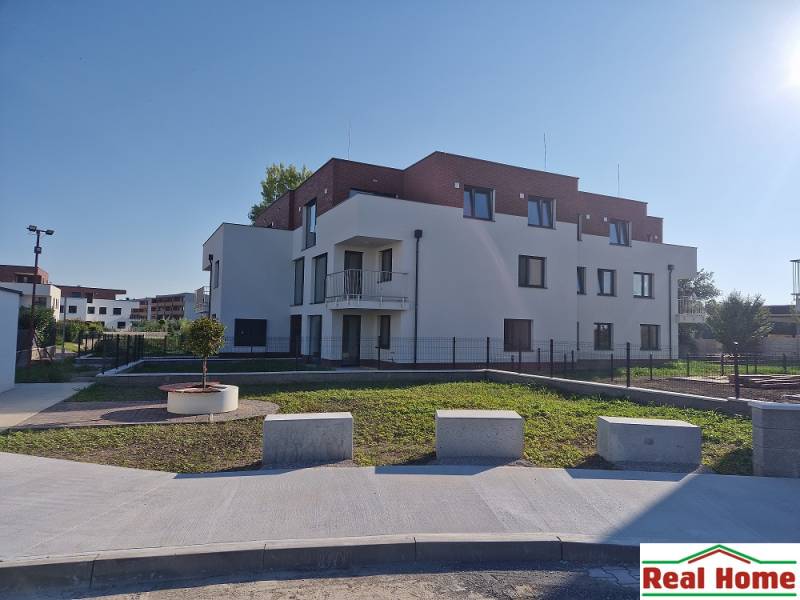 Neubau einer 3-Zimmer-Wohnung in der Vtáčia-Straße in Senec mit moderner Architektur.