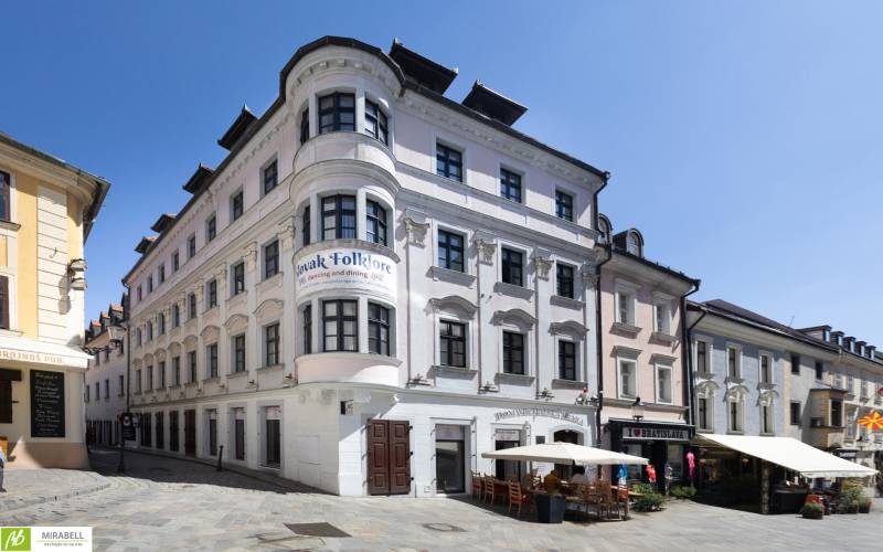 Gebäude und Restaurants in der Michalská-Straße in Bratislava - Altstadt.