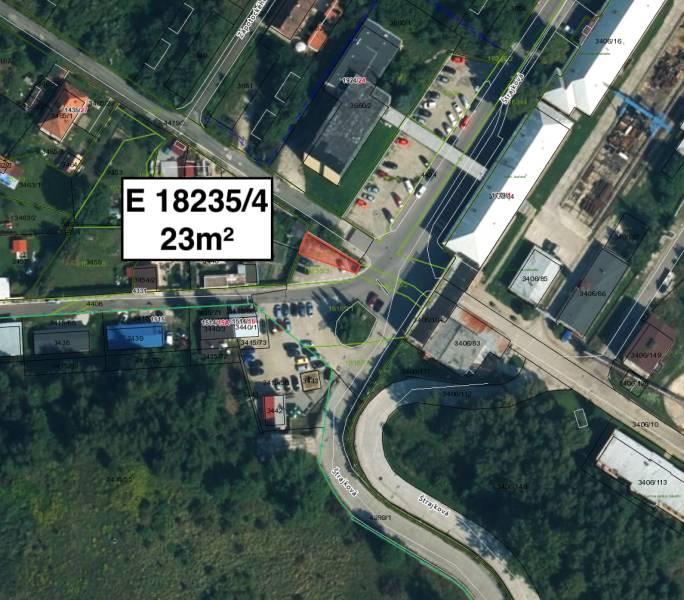 Luftaufnahme eines 23m² großen Grundstücks in der Štrajkova-Straße in Handlová.