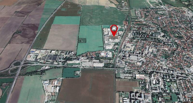 Luftaufnahme von Gewerbegrundstücken in der Priemyselna-Straße in Piešťany.