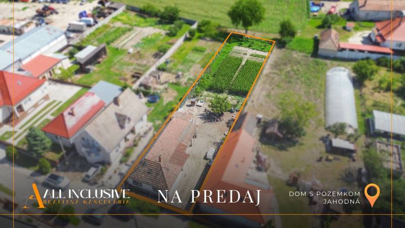 Einfamilienhaus in Jahodná mit Garten und Feld zu verkaufen, angeboten von einer Immobilienagentur.