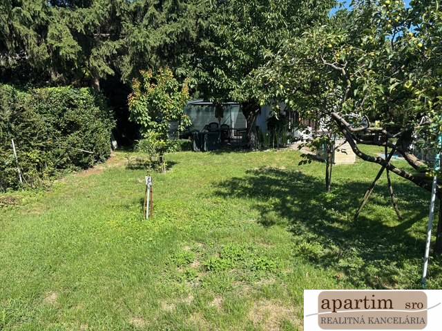 Garten in Bratislava in Vrakuňa in der Brezová-Straße, geeignet für Grundstücke - Wohnen.
