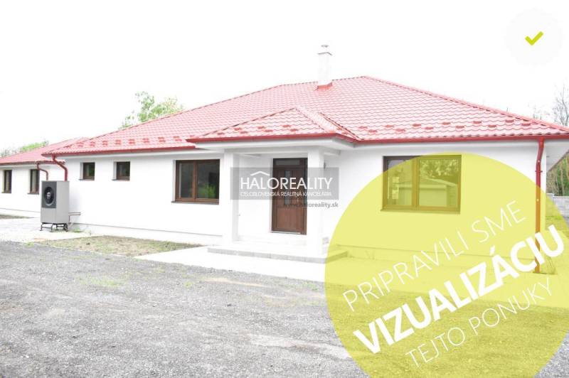 Einfamilienhaus in Závod mit rotem Dach und weißer Fassade.