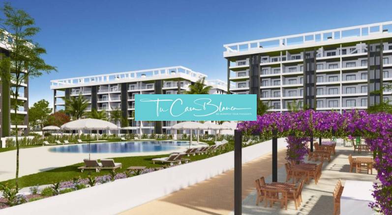 Ferienwohnung in Torrevieja mit Pool, Terrasse und Außenbereich.