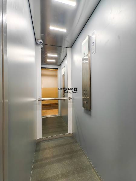 Ospravedlňujem sa, ale potrebujem vedieť, čo konkrétne chcete preložiť do nemčiny. Môžete mi poskytnúť text, ktorý chcete preložiť?