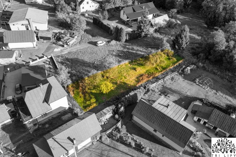 Grundstücke - Wohnen in Turzovka, umgeben von Häusern auf leicht geneigtem Gelände.