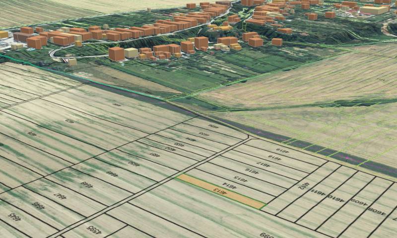 Luftaufnahme von landwirtschaftlichen und forstwirtschaftlichen Flächen in Nová Ves nad Váhom.