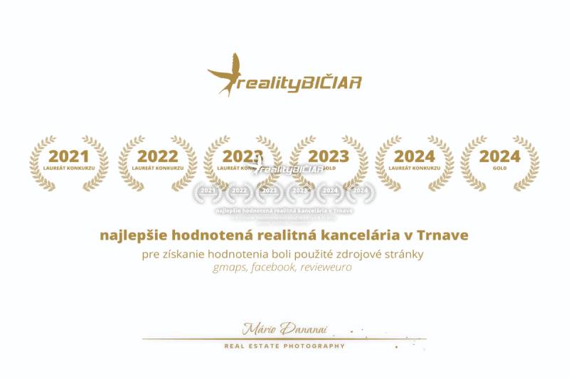 Auszeichnungen für das Immobilienbüro RealityBičiar für die Jahre 2021 bis 2024 in Trnava.
