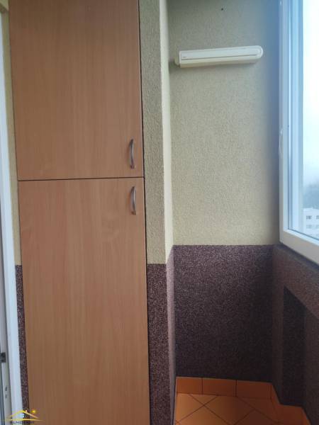 Loggia in einer 3-Zimmer-Wohnung mit Schrank und Fliesen, Čadca, Okružná Straße.