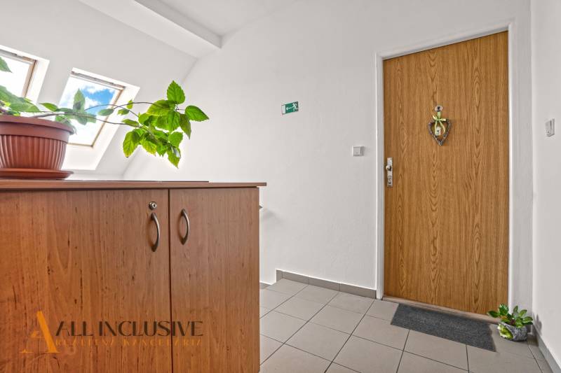 13 - 2025-10-30T133226.457.jpg