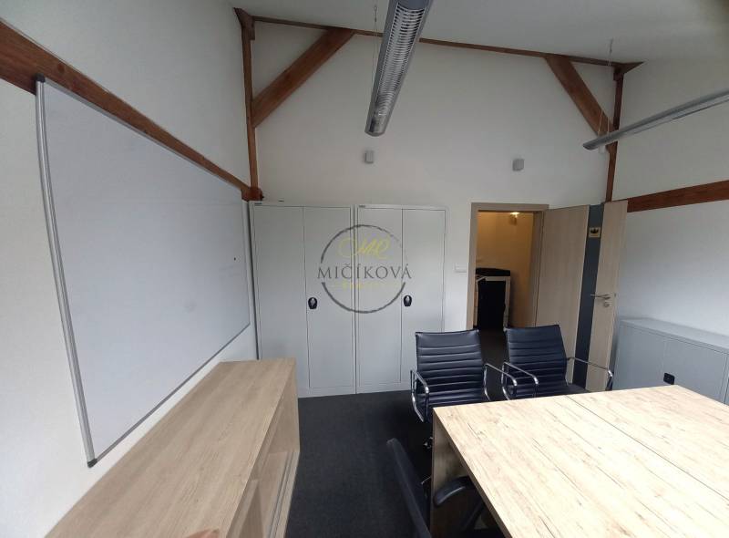 Ospravedlňujem sa, ale potrebujem vedieť, čo konkrétne chcete preložiť do nemčiny. Mohli by ste mi poskytnúť text, ktorý chcete preložiť?