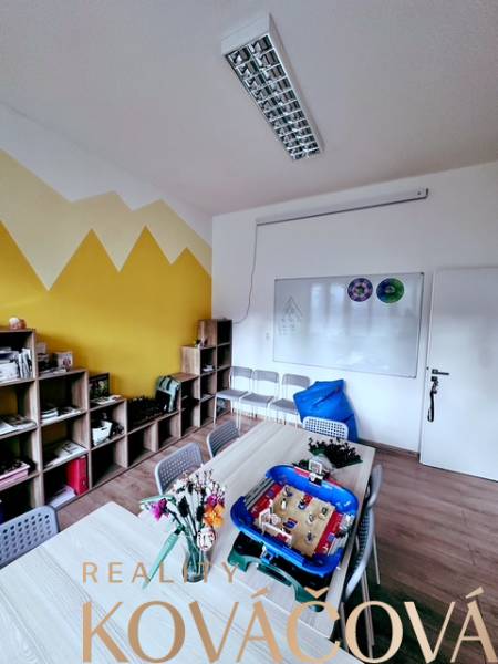 Ospravedlňujem sa, ale potrebujem vedieť, čo konkrétne chcete preložiť do nemčiny. Mohli by ste mi poskytnúť text, ktorý chcete preložiť?